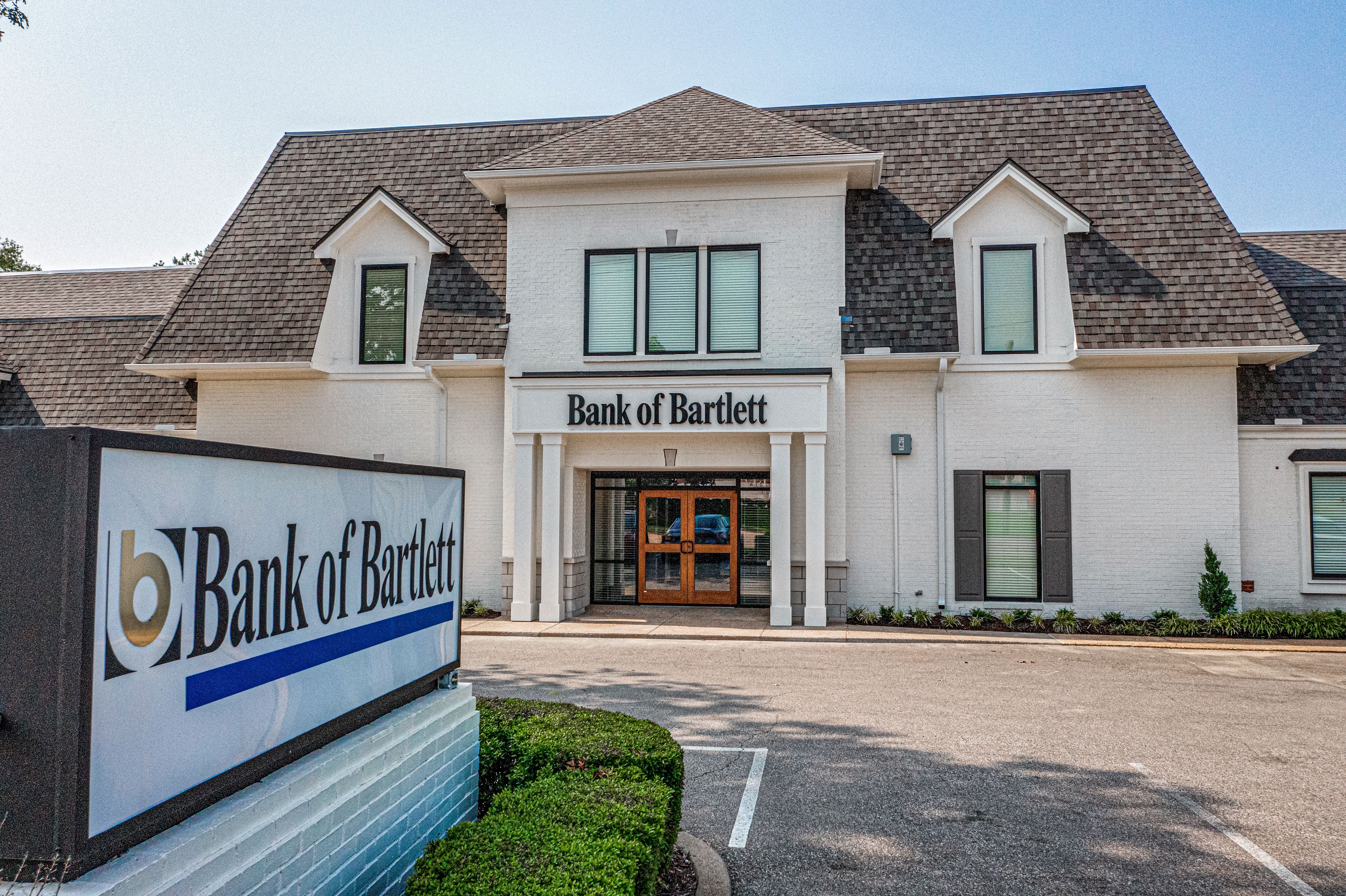 front of Bank of Bartlett's Main Office branch location 